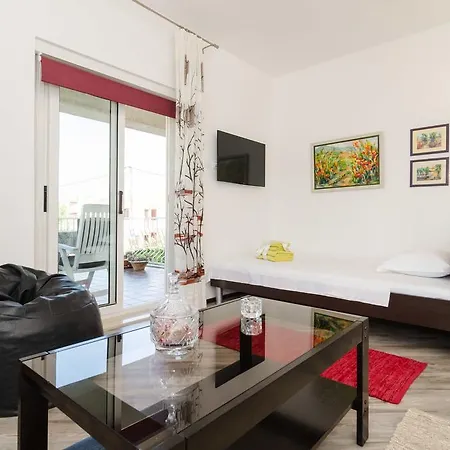 Veve Apartment *